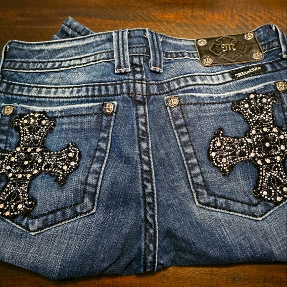 Size 28 Vintage Miss Me Jeans - Picture 1 of 3